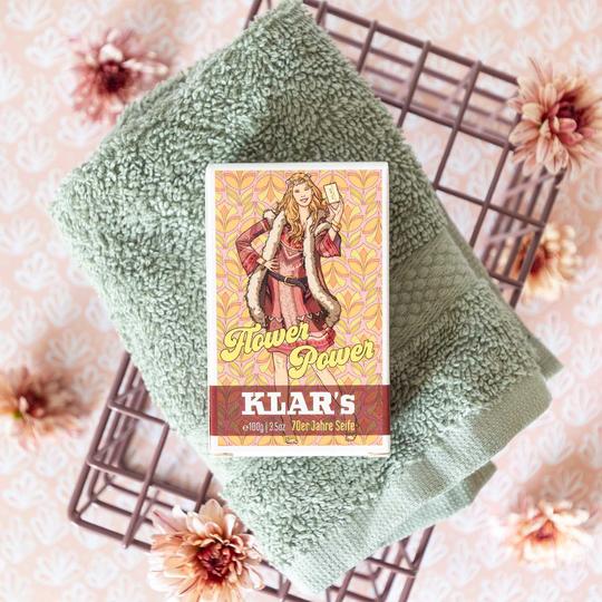 sk11157_Klar_s70-erRetroSeifeFlowerPower100g_palmoelfrei_-6721_540x