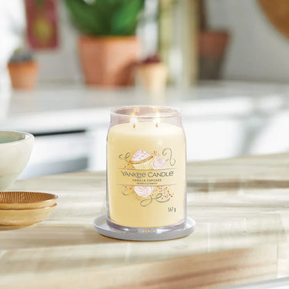 Yankee Candle Vanilla Cupcake Signature - Large Jar
