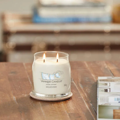 Yankee Candle Clean Cotton Signature - Medium Jar