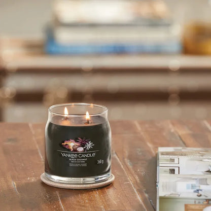 Yankee Candle Black Coconut Signature - Medium Jar