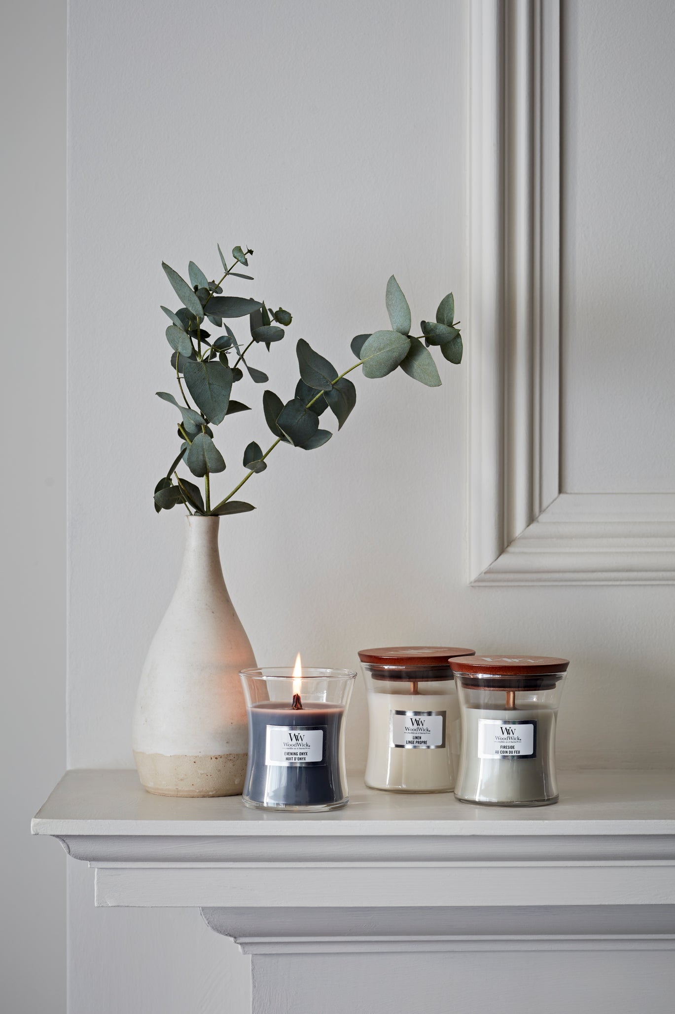 Woodwick_Petites_Linen_Fireside_Evening_Onyx_006_HRU